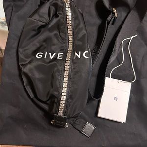Authentic Givenchy g zip bumbag